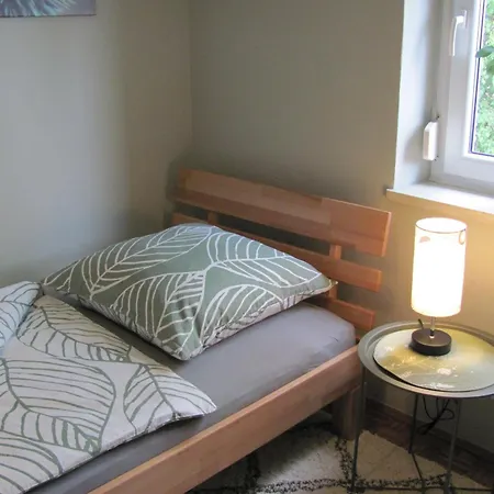 #3 Schoenes Ruhiges Gaestezimmer Mit Gartenblick, Gemeinschaftsbad W-lan Airport Nah Gelegen Mit Late Night Check In Haus Nr 9,5 Séjour chez l'habitant *