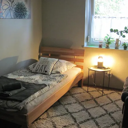 Homestay #3 Gemuetliches Ruhiges Gartenblick, Gemeinschaftsbad W-lan Airport Nah Gelegen Mit Late Night Check In Haus Nr 9,5